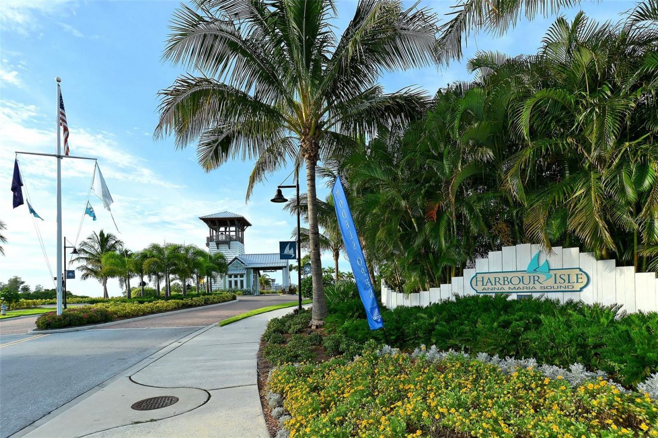 388 Aruba Circle, Unit 201, Bradenton, FL 34209 Photo