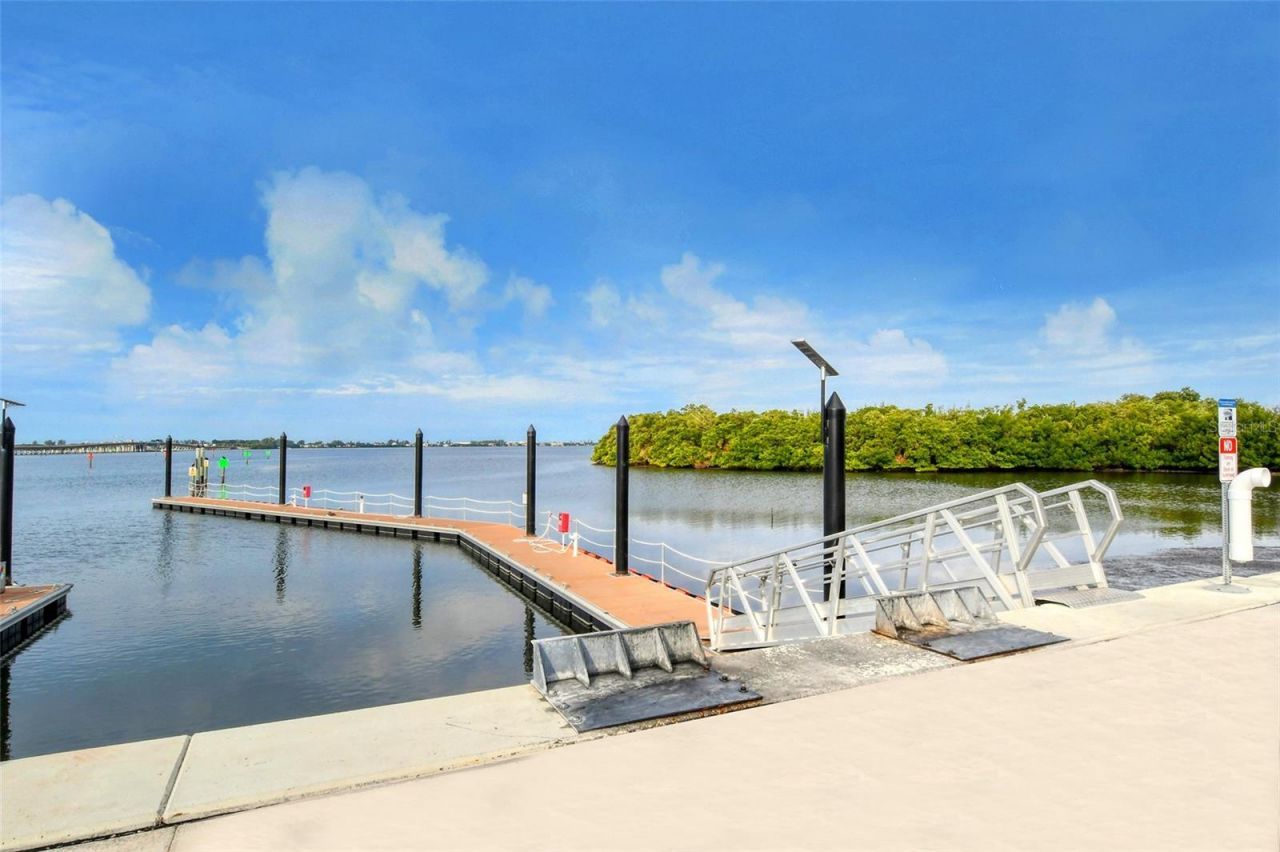 388 Aruba Circle, Unit 201, Bradenton, FL 34209 Photo