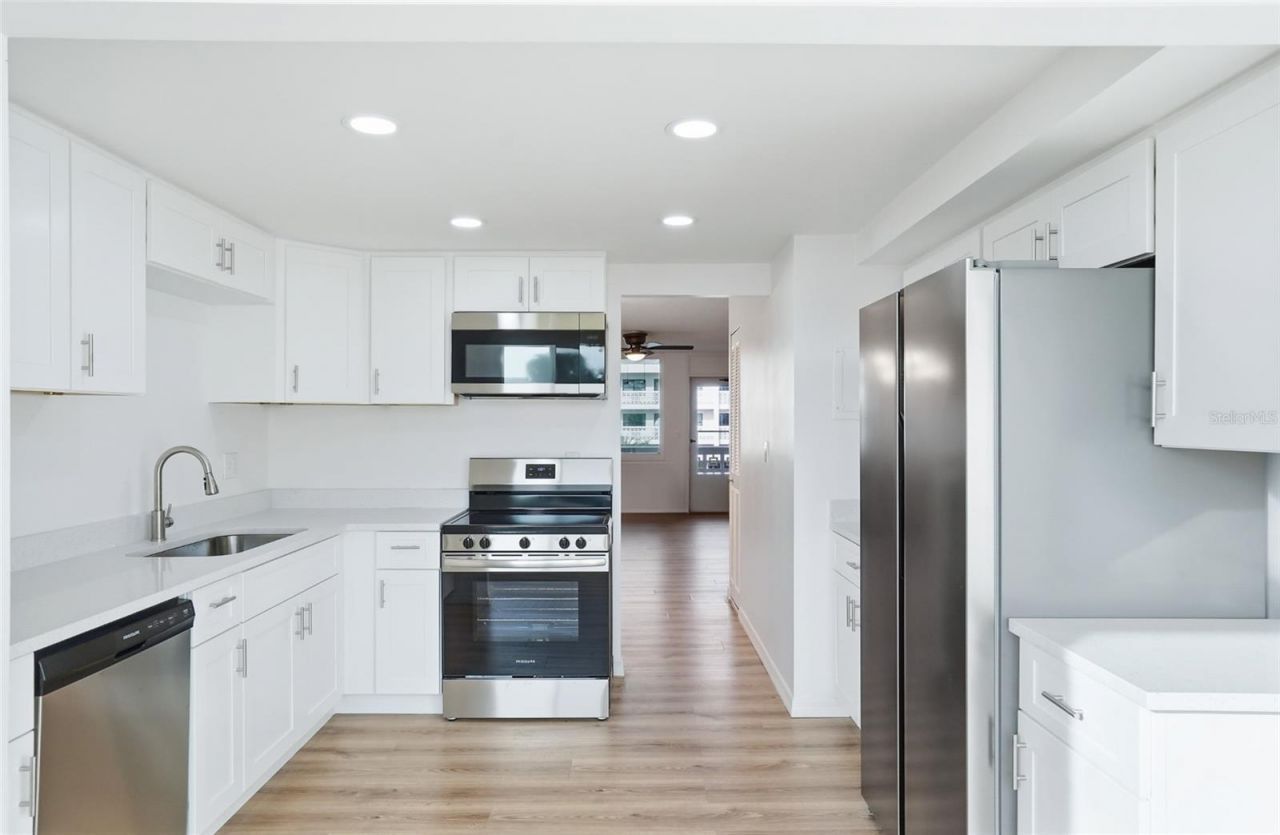 5095 Bay Street Ne, Unit 210, Saint Petersburg, FL 33703 Photo