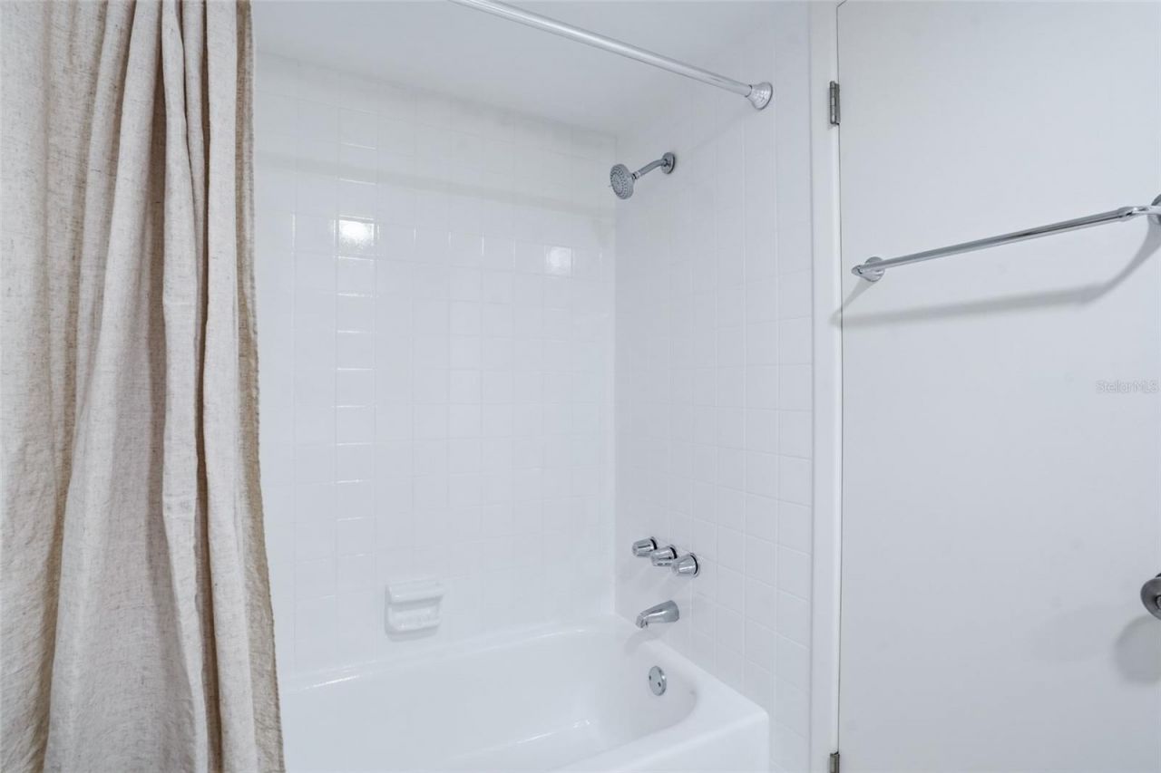 5095 Bay Street Ne, Unit 210, Saint Petersburg, FL 33703 Photo