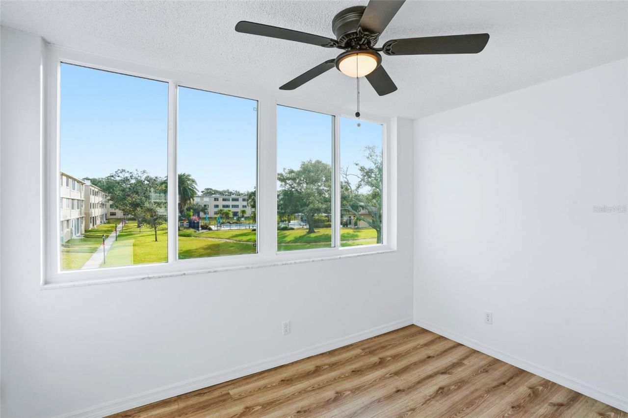 5095 Bay Street Ne, Unit 210, Saint Petersburg, FL 33703 Photo