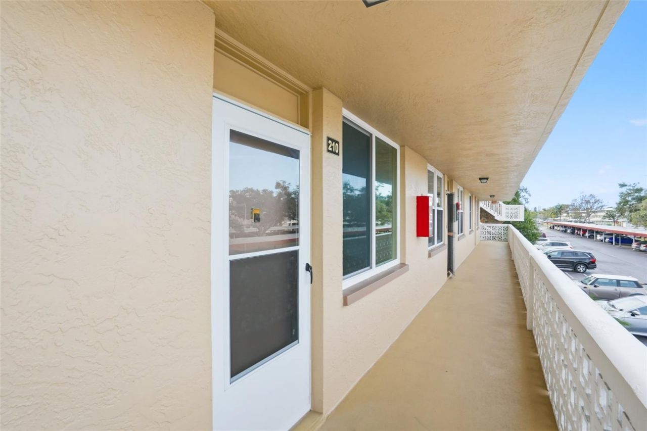 5095 Bay Street Ne, Unit 210, Saint Petersburg, FL 33703 Photo
