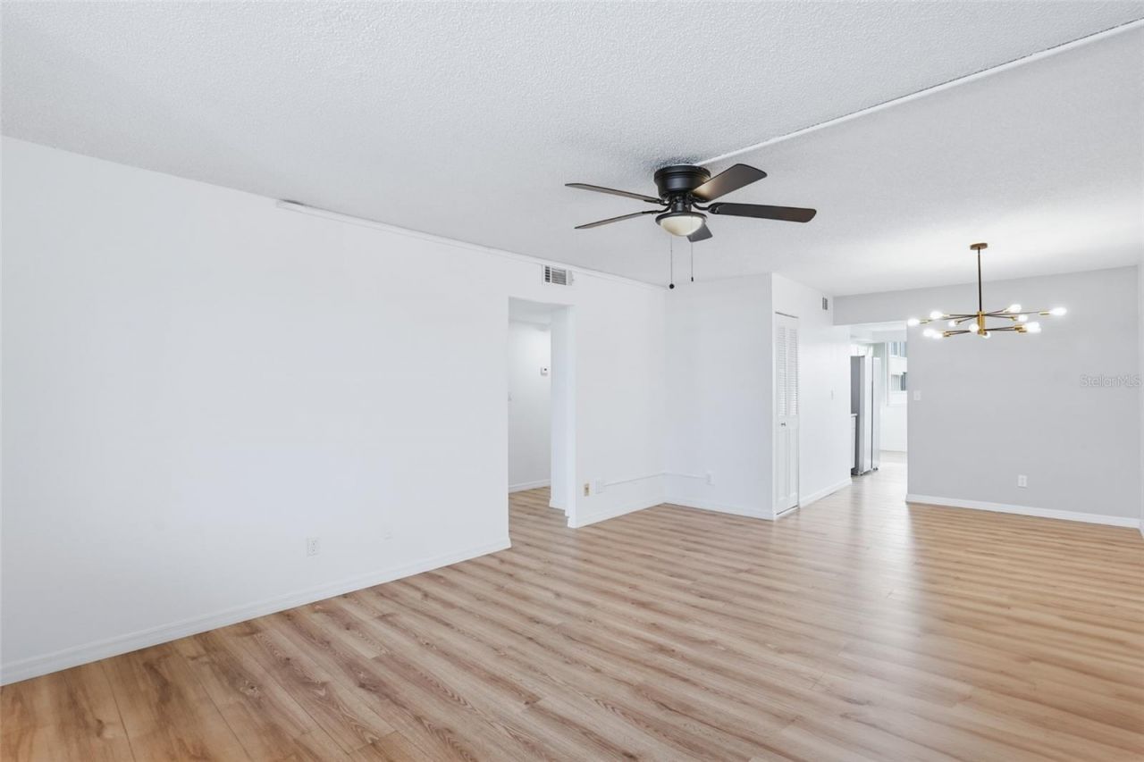 5095 Bay Street Ne, Unit 210, Saint Petersburg, FL 33703 Photo