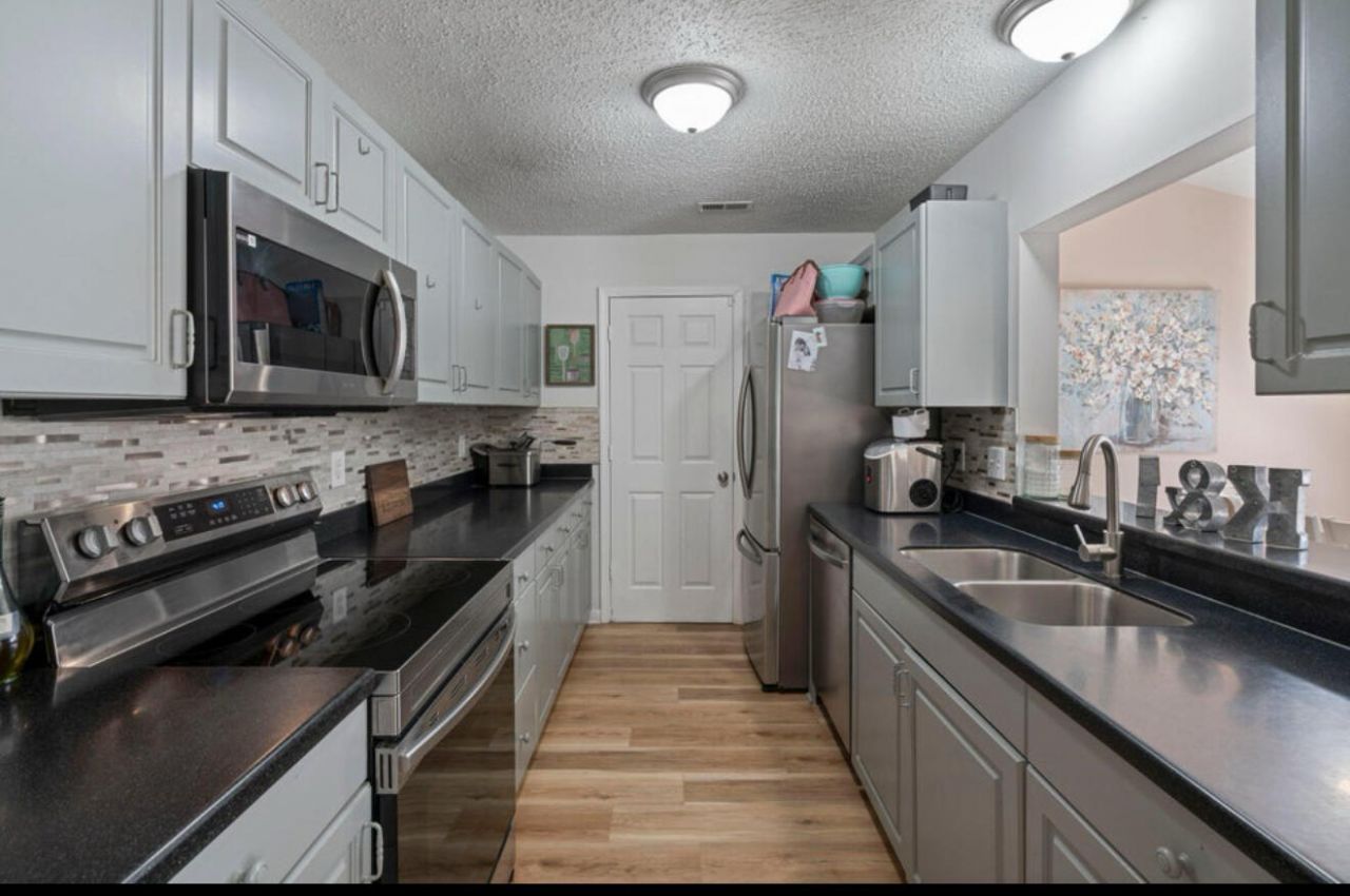 309 Regent Street Photo 10