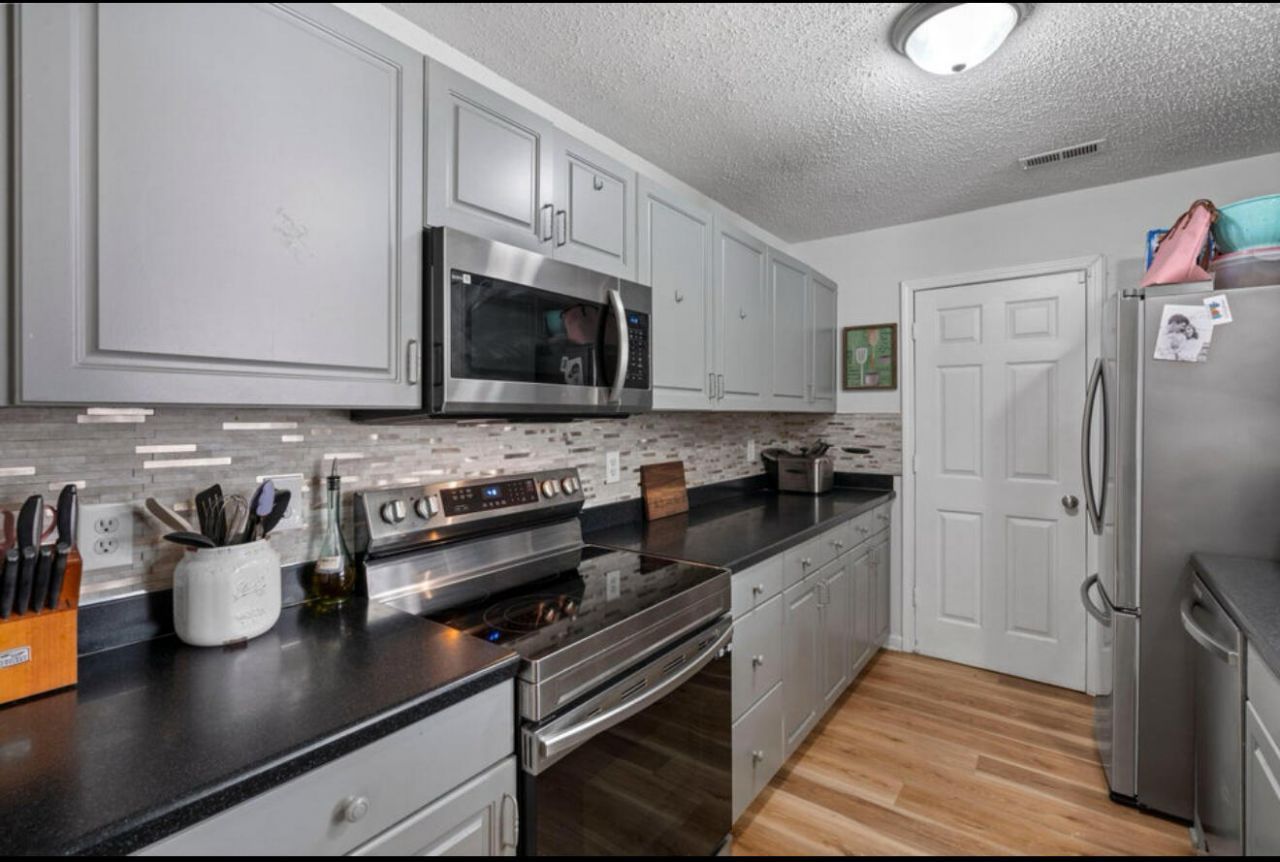 309 Regent Street Photo 12