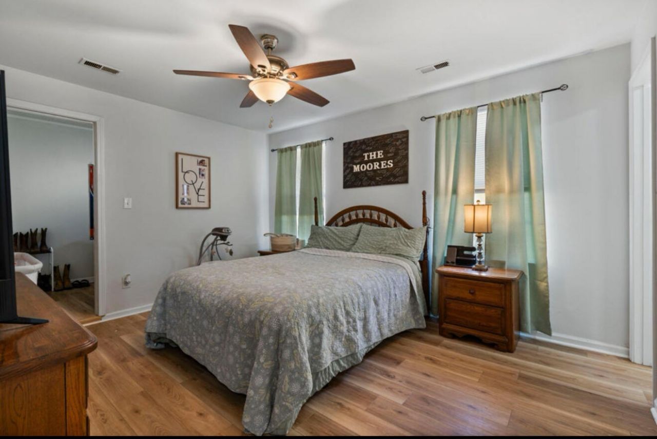 309 Regent Street Photo 13