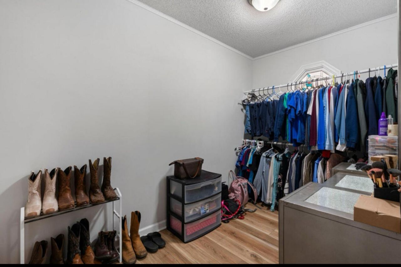 309 Regent Street Photo 15