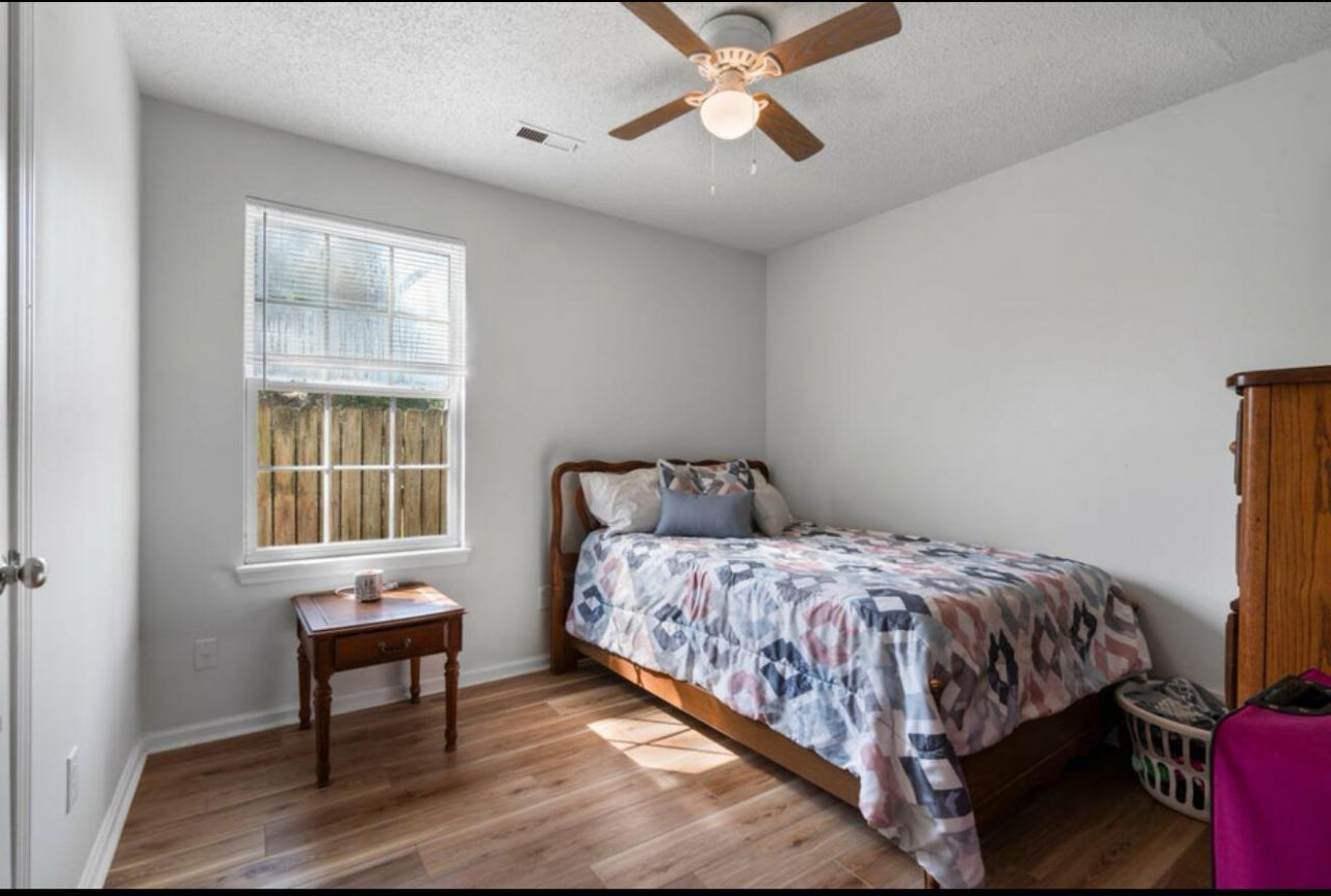 309 Regent Street Photo 18