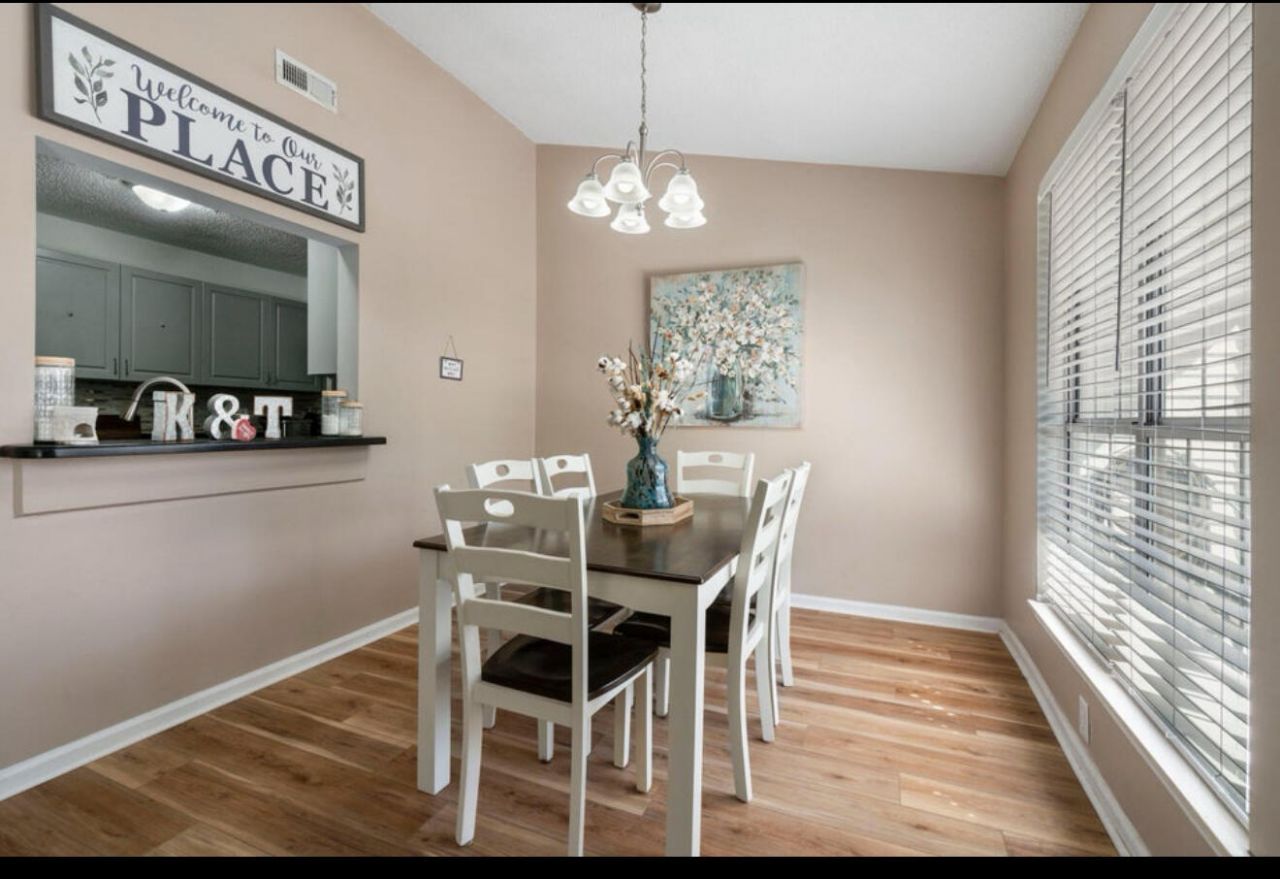 309 Regent Street Photo 6