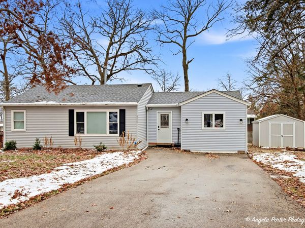 8915 Pine Avenue, Wonder Lake, IL 60097