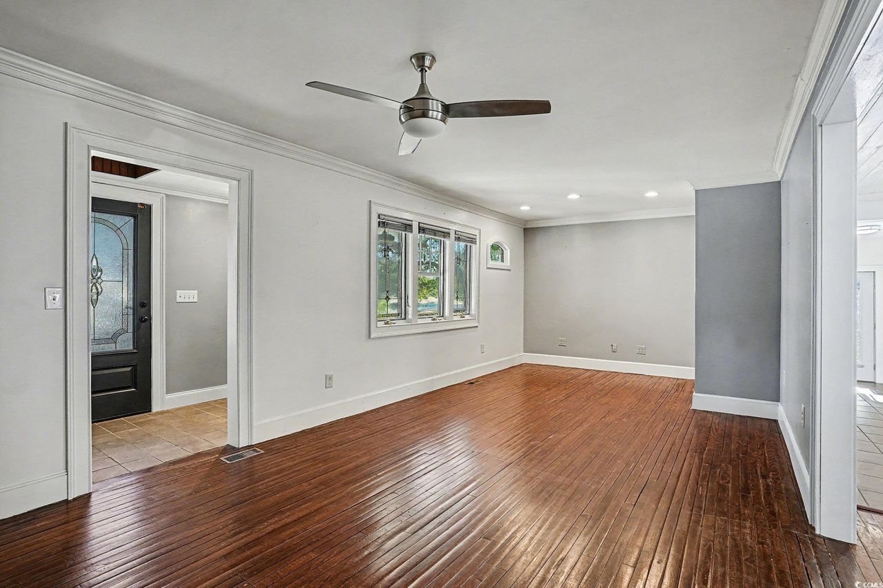 218 Busbee St. Photo 6