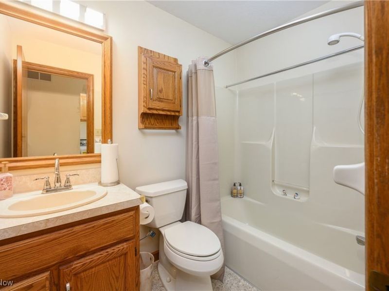 1283 S Azalea Boulevard, Barberton, OH 44203 Photo 14