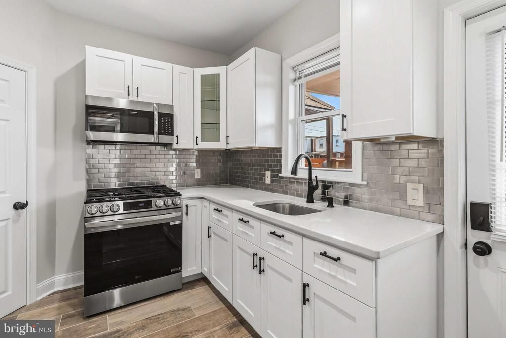 6018 W Columbia Avenue, Philadelphia, PA 19151 Main Photo