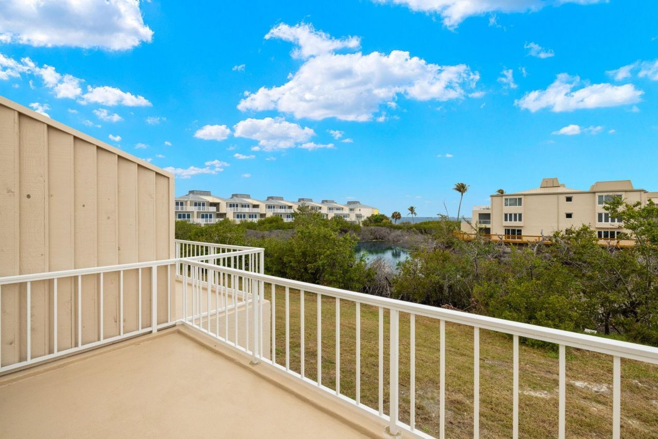 200 Periwinkle Way, Unit 216, Sanibel, FL 33957 Photo