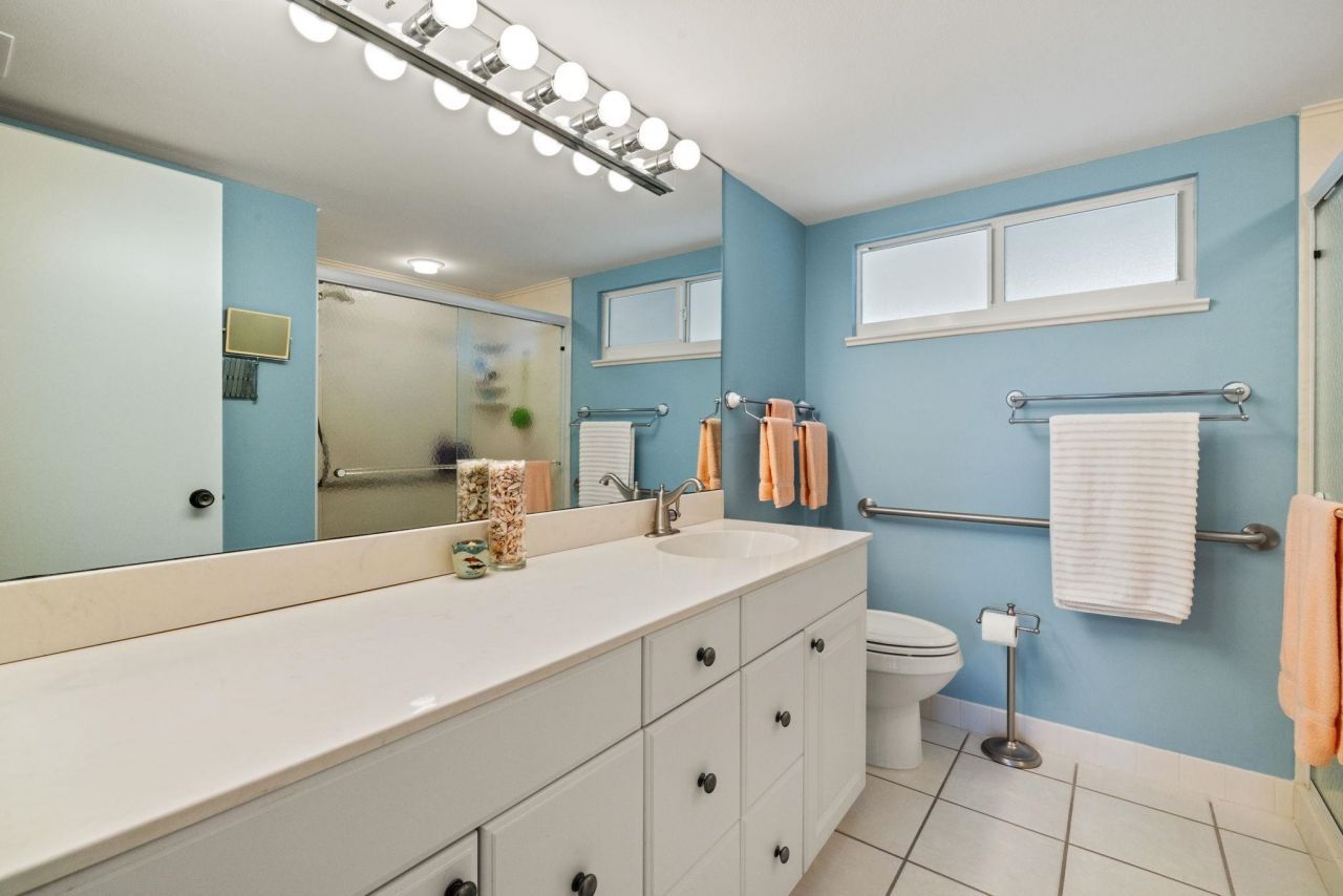 200 Periwinkle Way, Unit 216, Sanibel, FL 33957 Photo