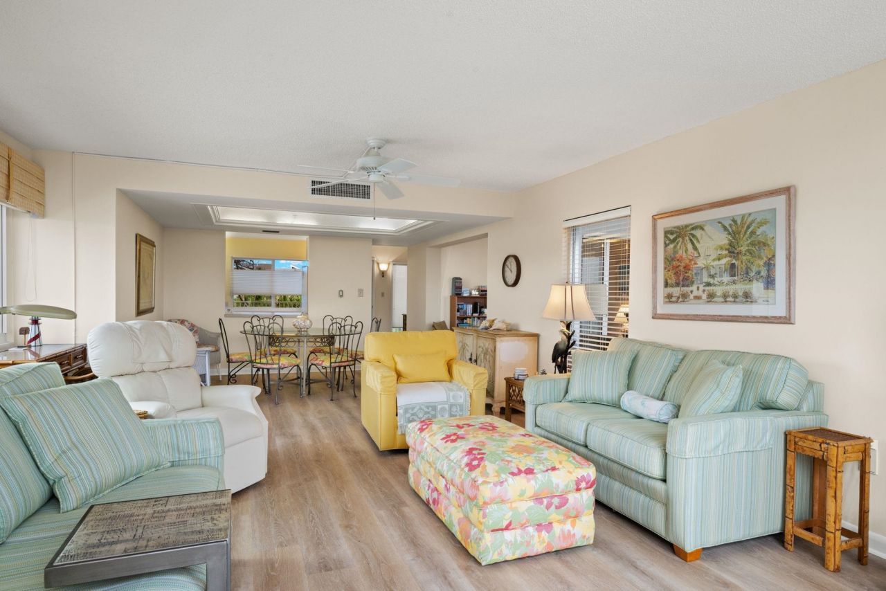 200 Periwinkle Way, Unit 216, Sanibel, FL 33957 Photo