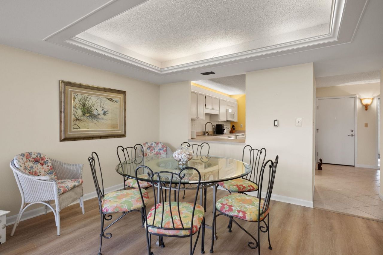 200 Periwinkle Way, Unit 216, Sanibel, FL 33957 Photo