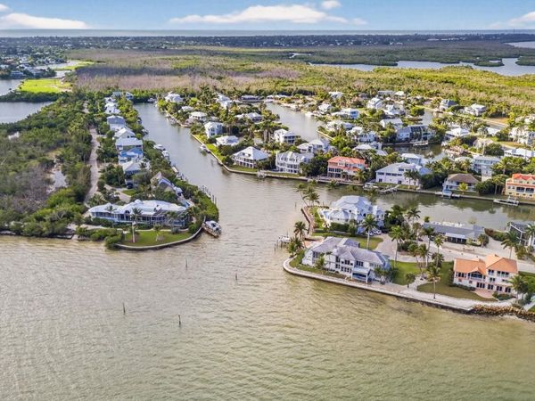 1480 Angel Dr, Sanibel, FL 33957