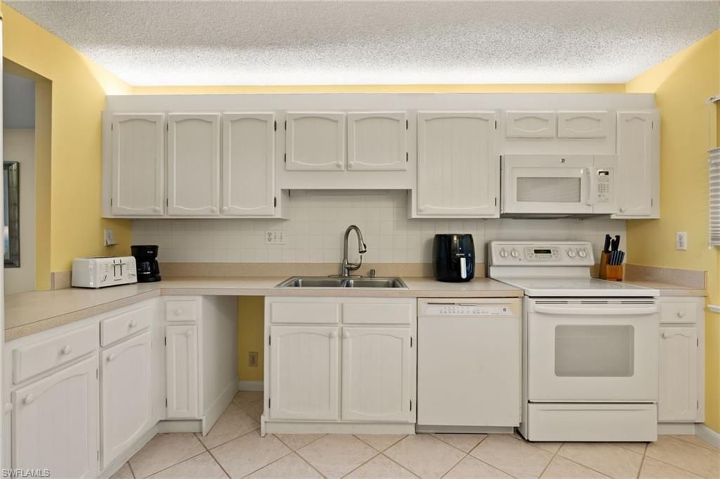 200 Periwinkle Way, Unit 216, Sanibel, FL 33957 Photo