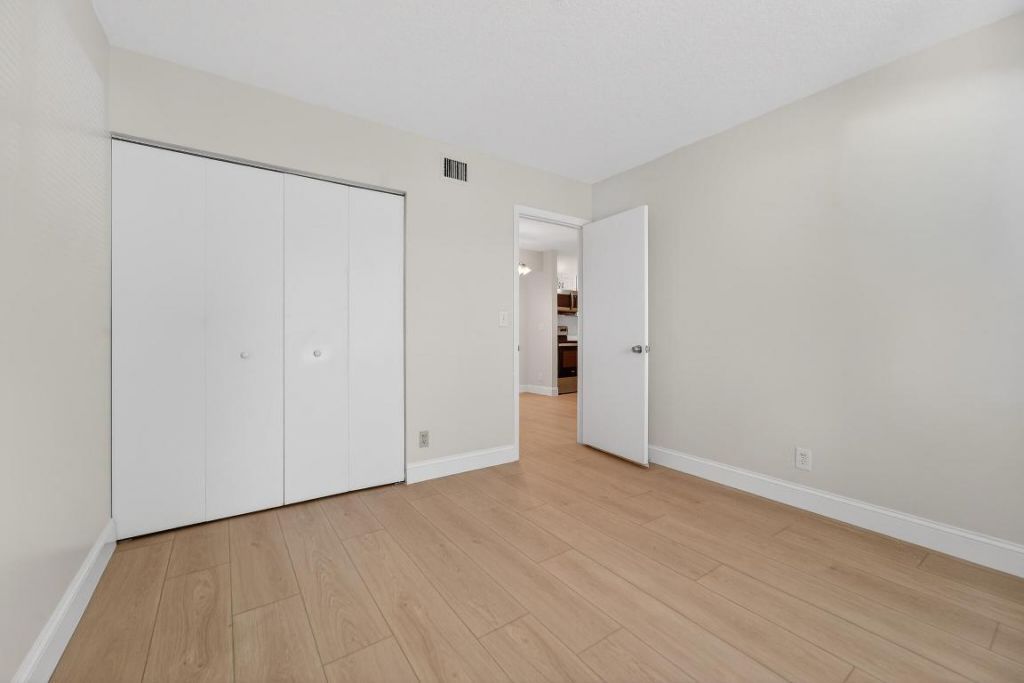 6392 Chasewood Drive, Unit B, Jupiter, FL 33458 Photo