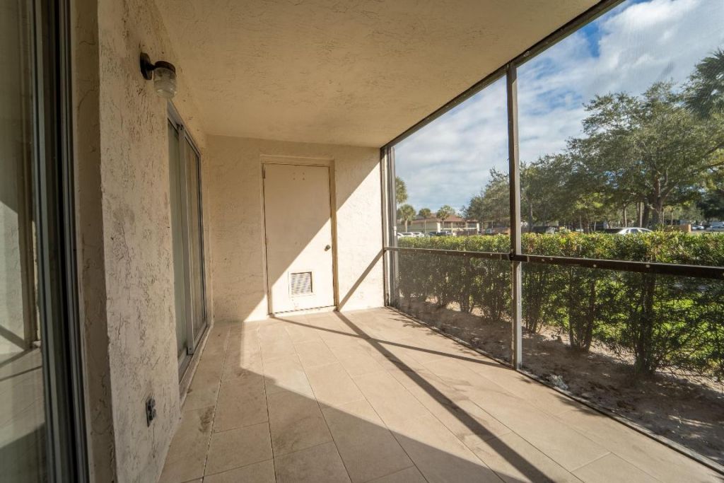 6392 Chasewood Drive, Unit B, Jupiter, FL 33458 Photo