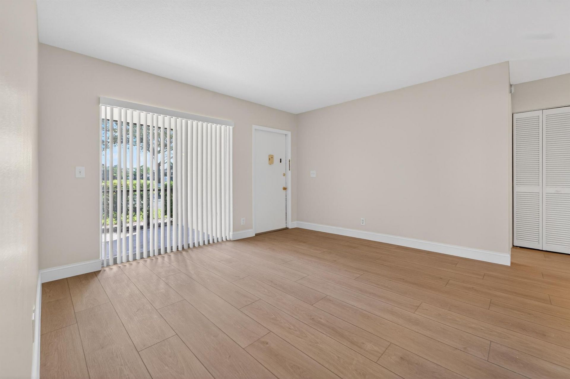 6392 Chasewood Drive, Unit B, Jupiter, FL 33458 Photo