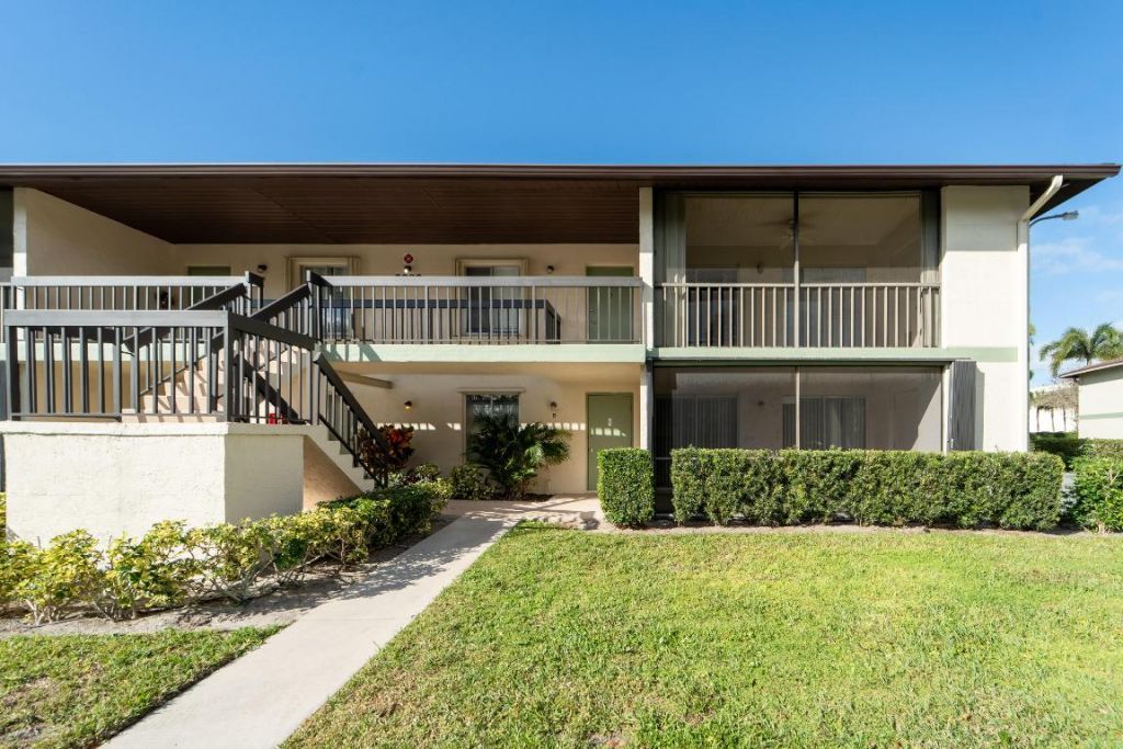 6392 Chasewood Drive, Unit B, Jupiter, FL 33458 Photo