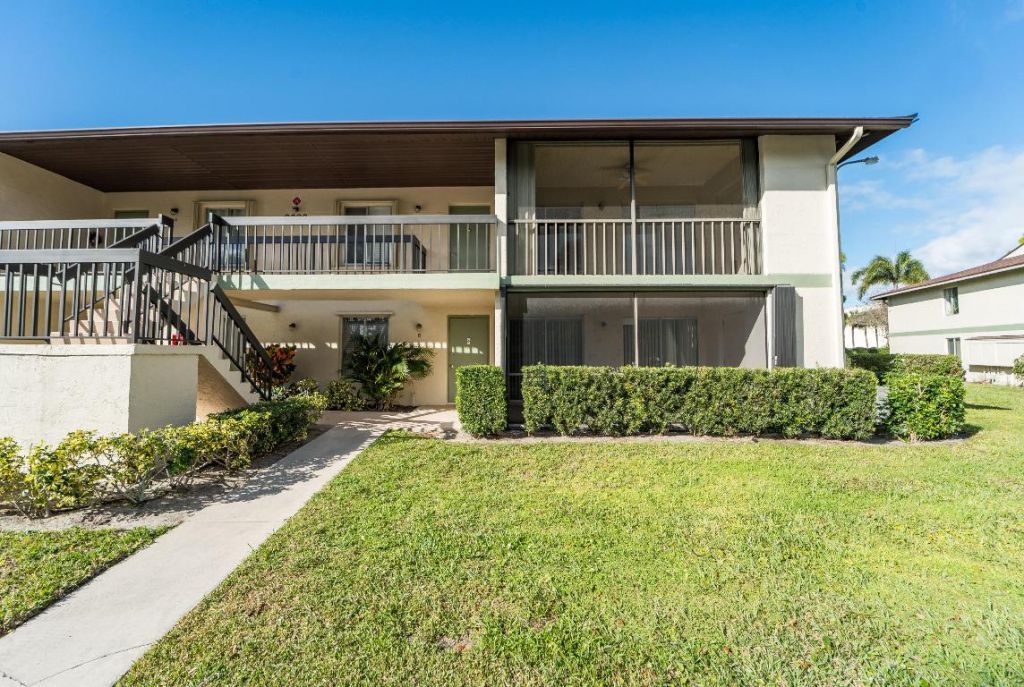 6392 Chasewood Drive, Unit B, Jupiter, FL 33458 Photo
