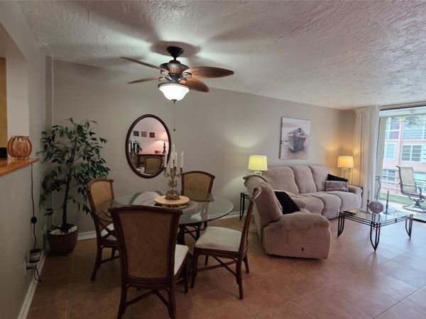 2801 Somerset Dr, Unit 211, Lauderdale Lakes, FL 33311
