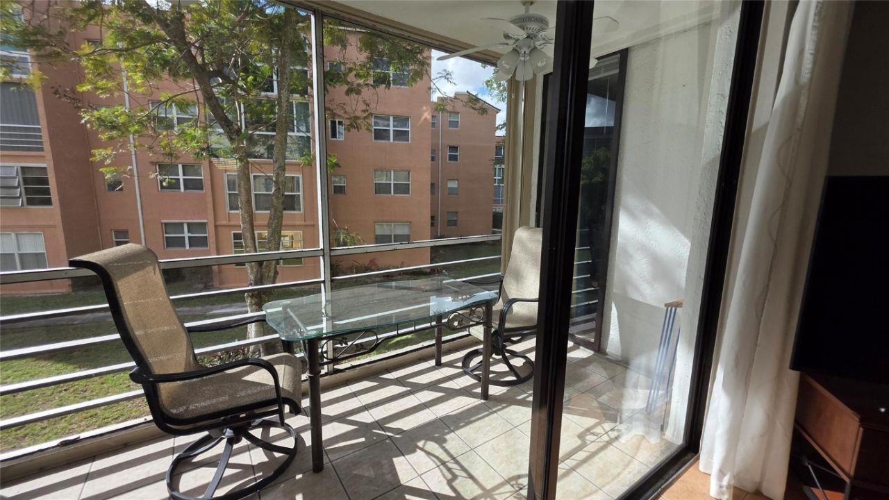 2801 Somerset Drive, Unit 211, Lauderdale Lakes, FL 33311 Photo