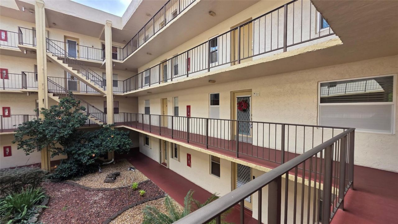 2801 Somerset Drive, Unit 211, Lauderdale Lakes, FL 33311 Photo