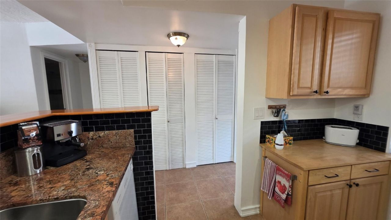 2801 Somerset Drive, Unit 211, Lauderdale Lakes, FL 33311 Photo