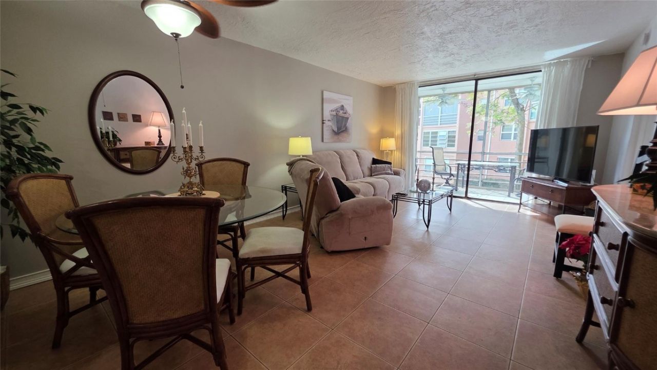 2801 Somerset Drive, Unit 211, Lauderdale Lakes, FL 33311 Photo