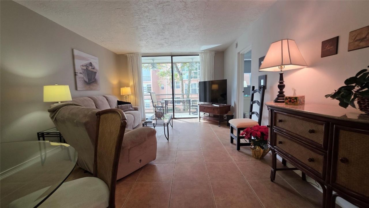 2801 Somerset Drive, Unit 211, Lauderdale Lakes, FL 33311 Photo