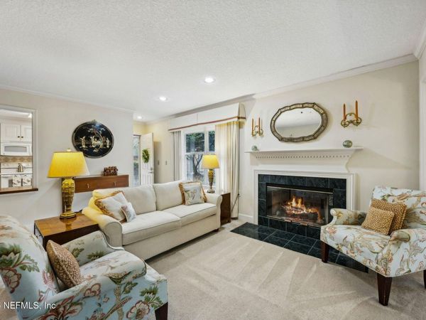 4512 MIDDLETON PARK Circle W, Jacksonville, FL 32224