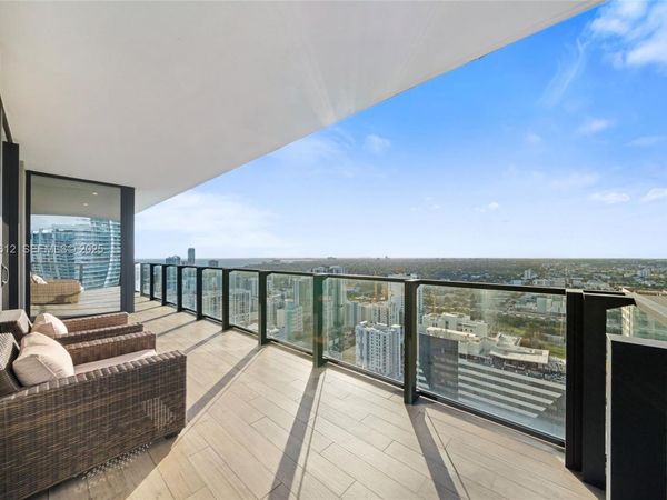 88 SW 7th St, Unit 3212, Miami, FL 33130