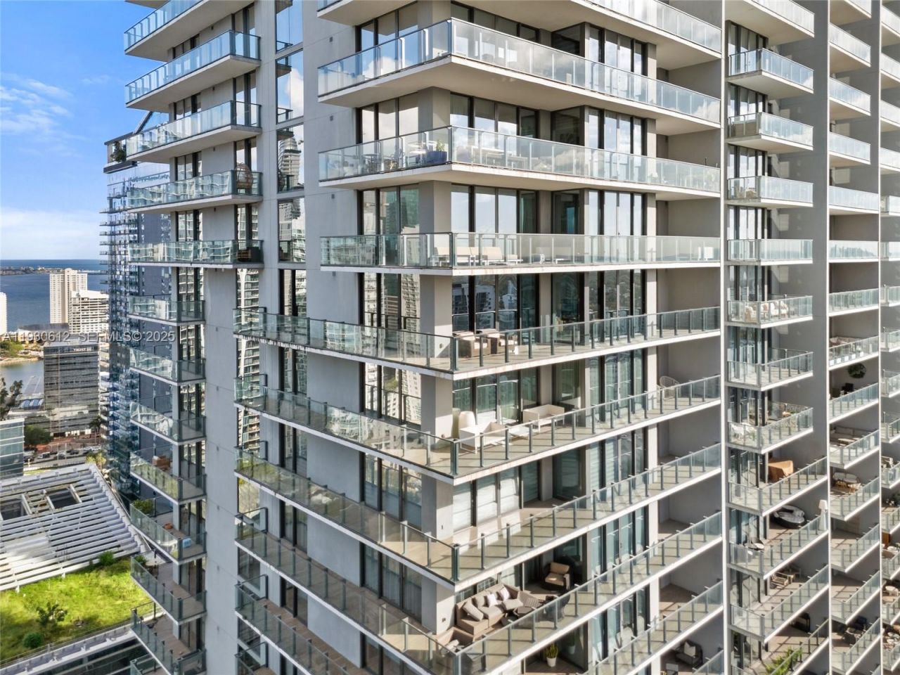 88 SW 7th St, Unit 3212, Miami, FL 33130 Photo