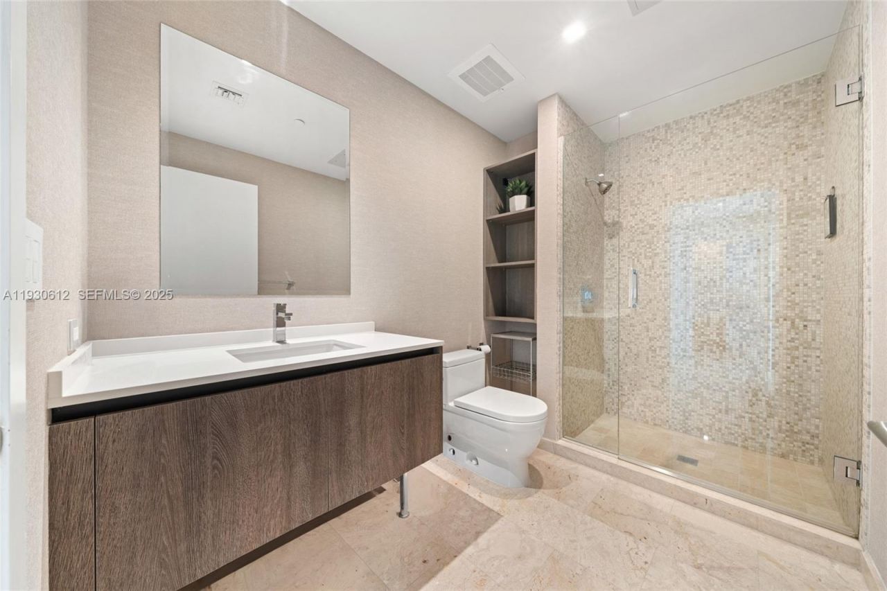 88 SW 7th St, Unit 3212, Miami, FL 33130 Photo