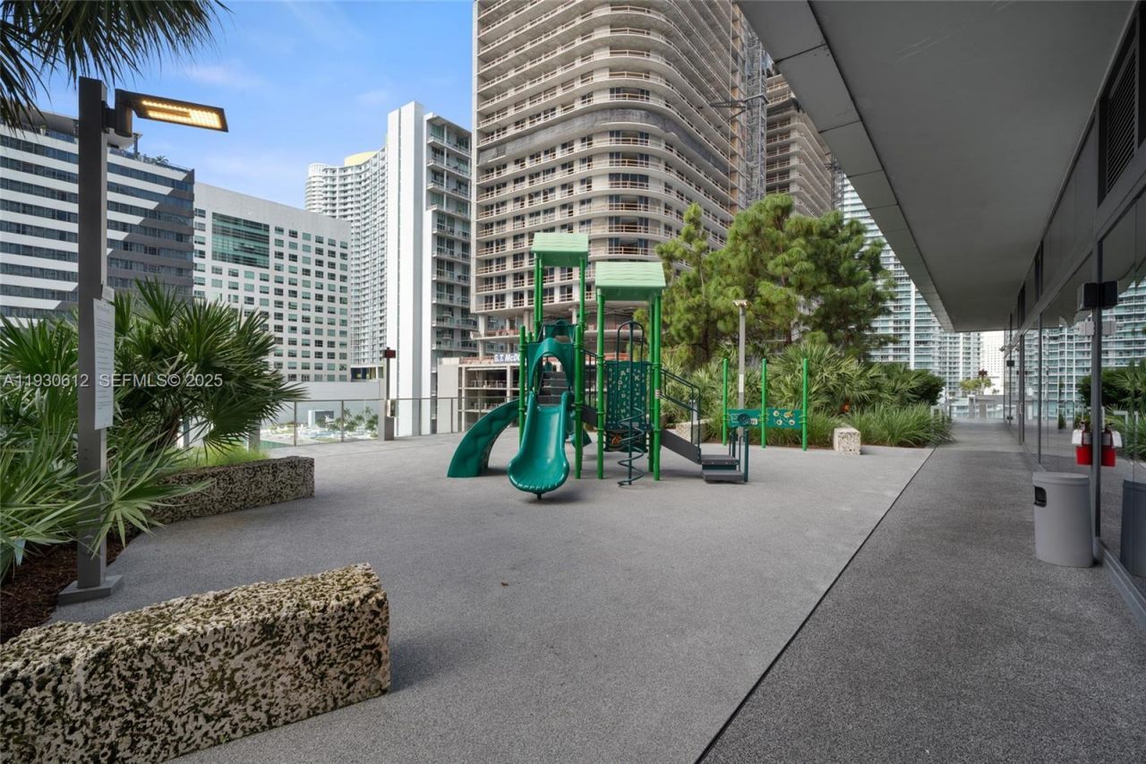 88 SW 7th St, Unit 3212, Miami, FL 33130 Photo