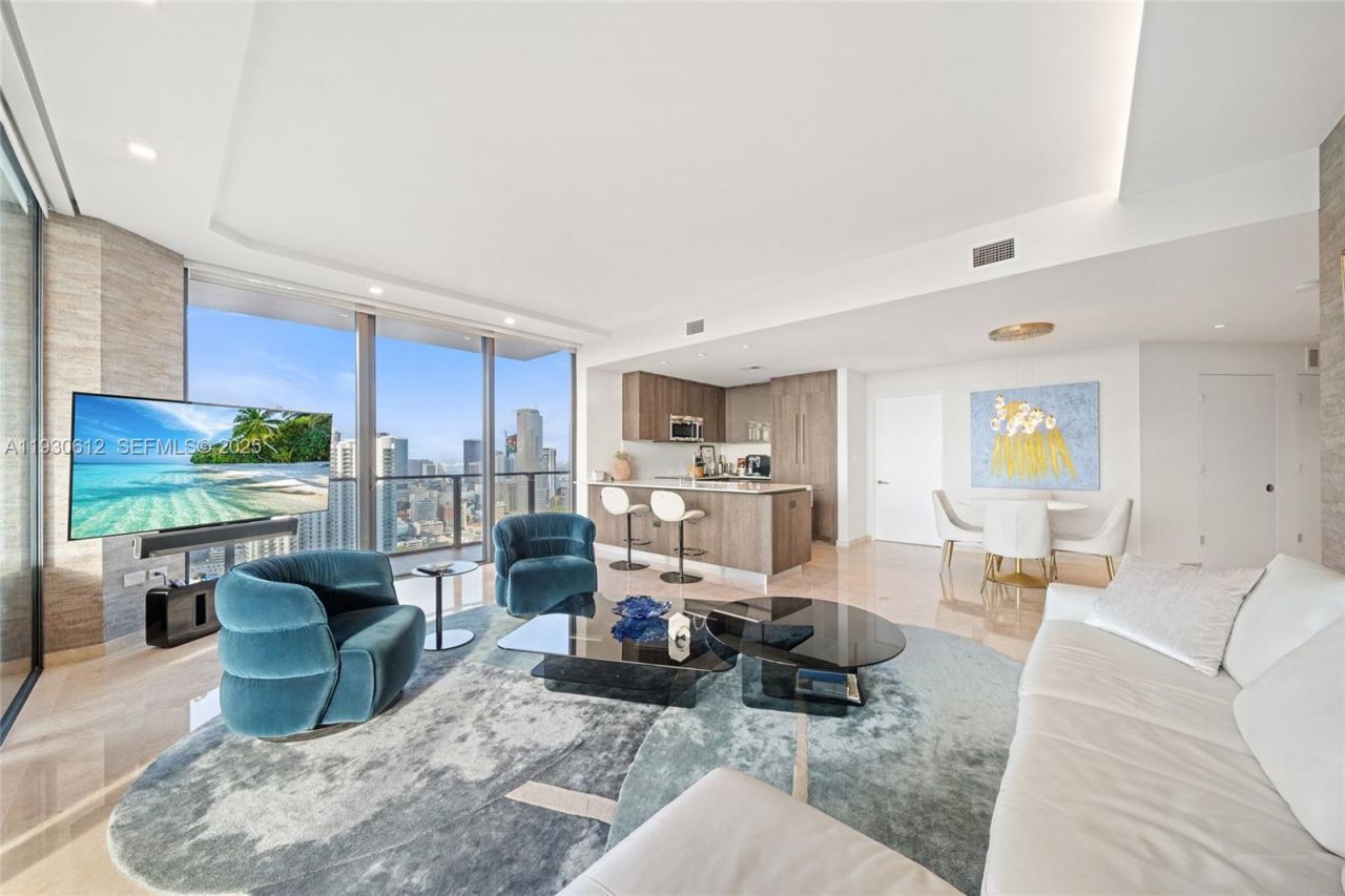 88 SW 7th St, Unit 3212, Miami, FL 33130 Photo