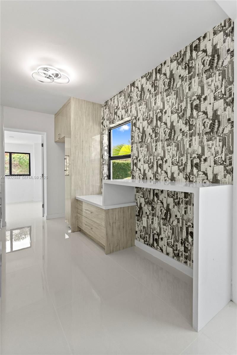 1640 NE 183 St, North Miami Beach, FL 33179 Photo