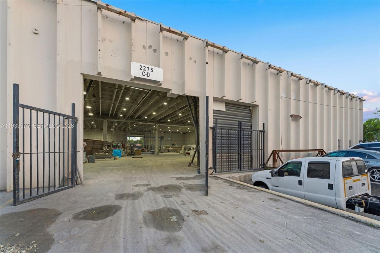 2275 NW 150th St , Opa Locka, FL 33054 Photo