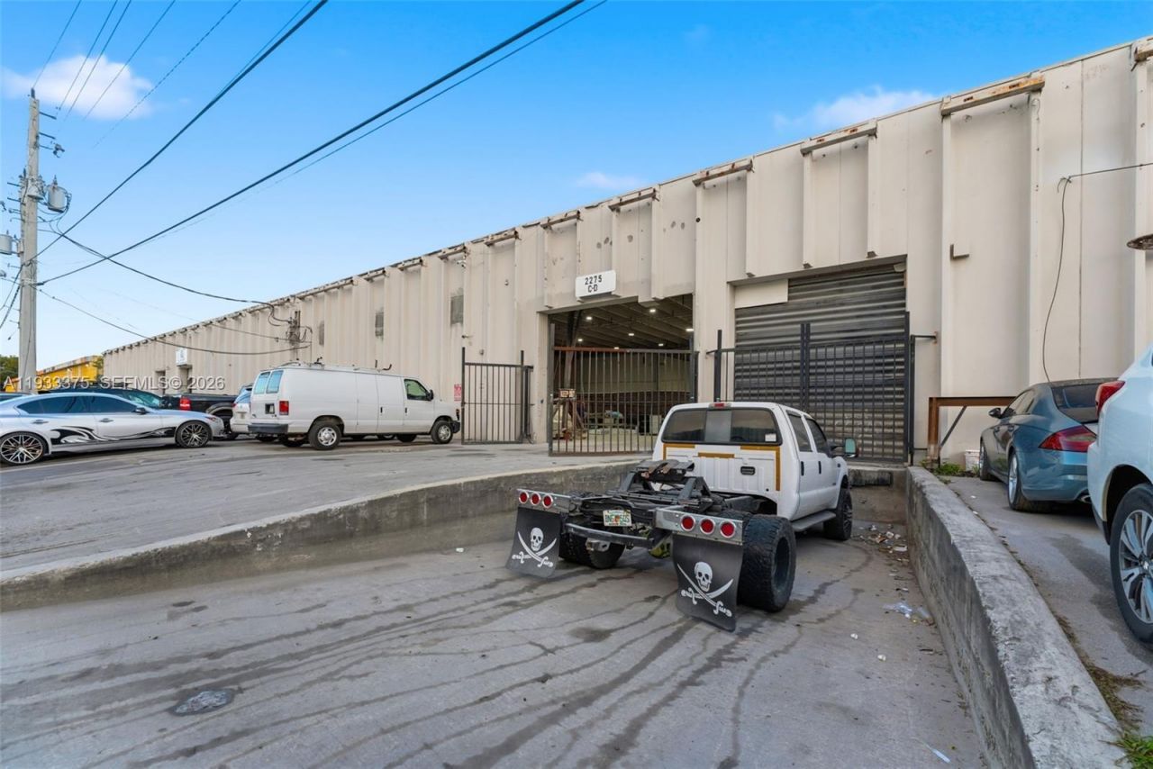 2275 NW 150th St , Opa Locka, FL 33054 Photo