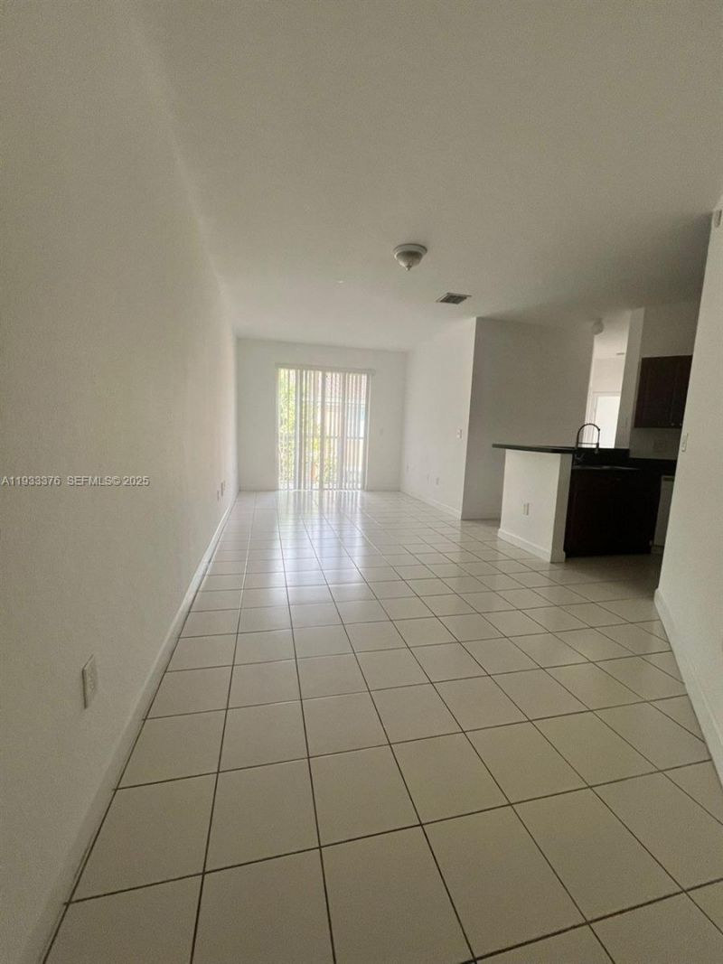 7200 NW 177th St, Unit 206-7, Hialeah, FL 33015 Photo