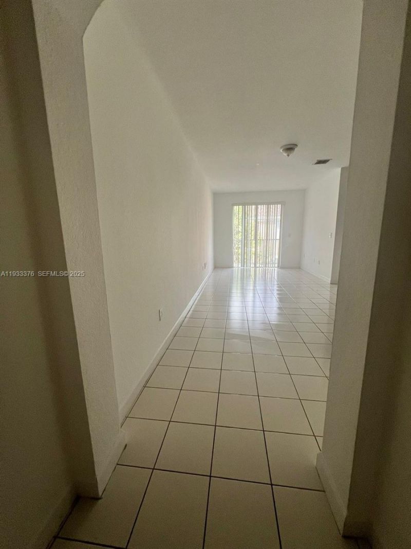 7200 NW 177th St, Unit 206-7, Hialeah, FL 33015 Photo