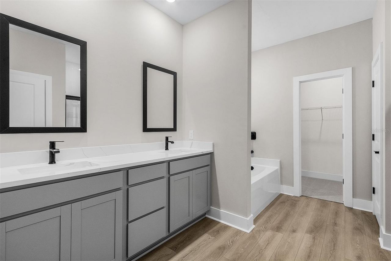 13432 Lake Gallagher Drive, Dover, FL 33527 Photo