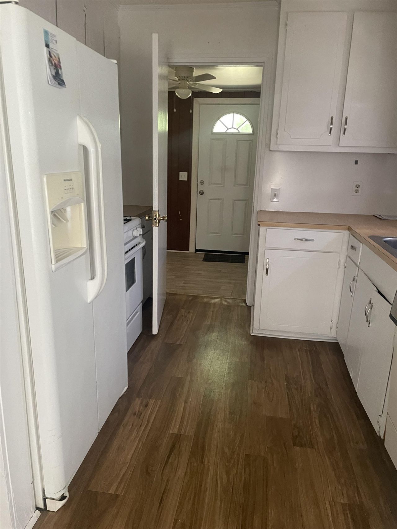 8 Raymond St. Photo 11