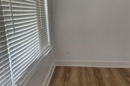 8 Raymond St. photo 4
