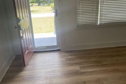 8 Raymond St. photo 4