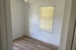 8 Raymond St. photo 4